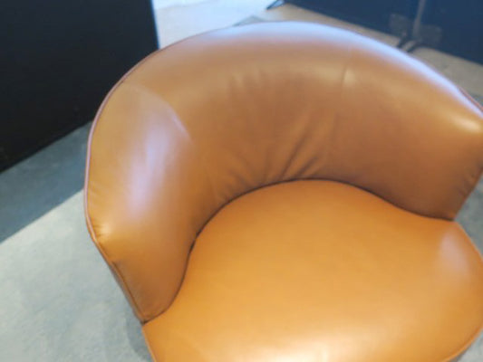 26651■Molteni&C モルティー二 パーソナルチェア/1Pチェア ELAIN レザー 定96.2万■展示品/中古品