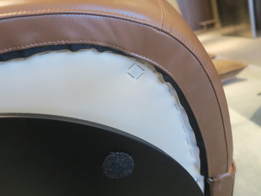 26651■Molteni&C モルティー二 パーソナルチェア/１Pチェア ELAIN レザー 定96.2万■展示品/中古品